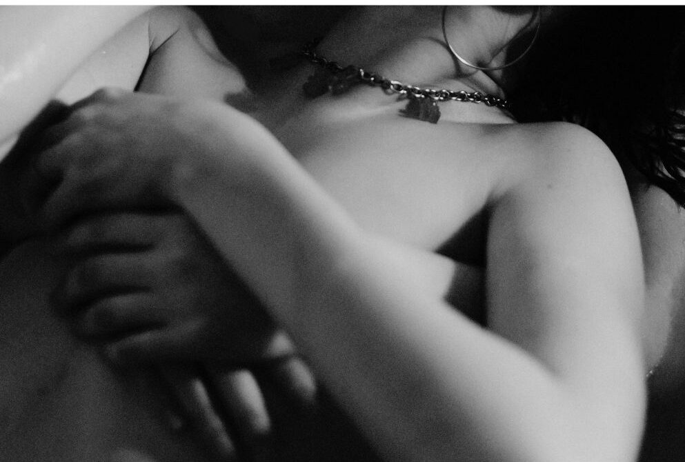 Women kissing